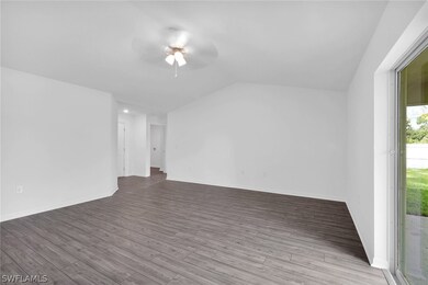 193 Yager Cir, Fort Myers, FL 33913 - photo 5