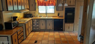 2240 Kitchen2