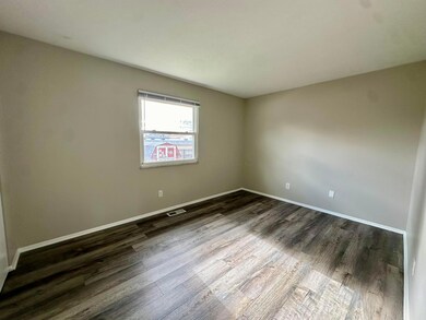 679 Edendale Ct, Columbus, OH 43207 - photo 6