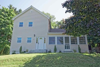 6 Acorn Ave, Rensselaer, NY 12144 - photo 2