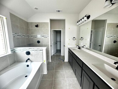 10329 Lenten Rose St, Fort Worth, TX 76036 - photo 4