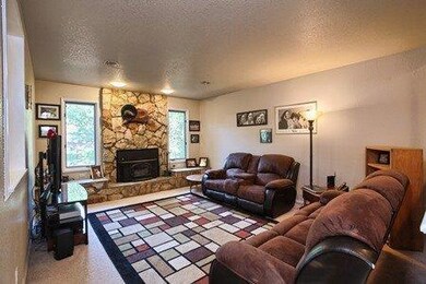 8858 Hardy Way, Gold Hill, OR 97525 - photo 4