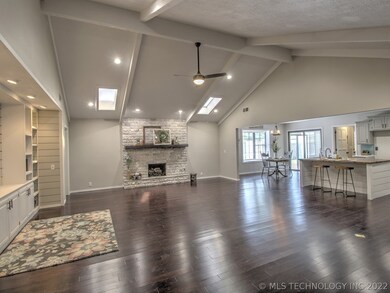 2633 Georgetown Dr, Bartlesville, OK 74006 - photo 5