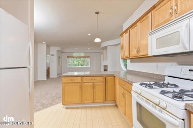 10-Kitchen 20210810-DW-4957