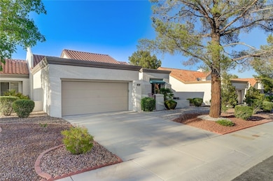 9308 Quail Ridge Dr, Las Vegas, NV 89134 - photo 3