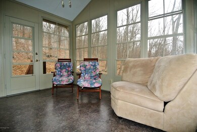 203 Clifton Dr, Bushkill, PA 18324 - photo 3