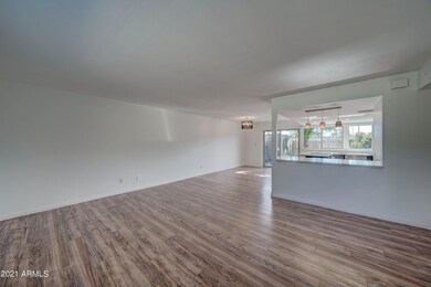 1726 E Dunbar Dr-5