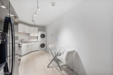 2 Claridge Dr unit 1GE, Verona, NJ 07044 - photo 6