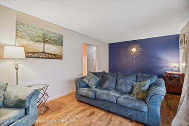 08-824-Nipp-Ave-Lansing-MI-48915-WindowS