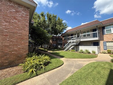2350 Bering Dr unit 105, Houston, TX 77057 - photo 2