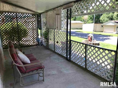 102 E Union St, Virginia, IL 62691 - photo 4