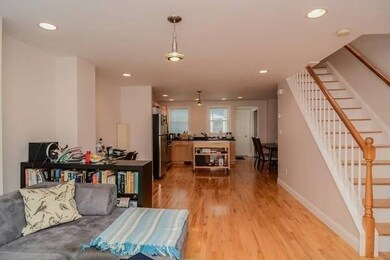 2 Mullins Ct unit 2, Cambridge, MA 02141 - photo 3