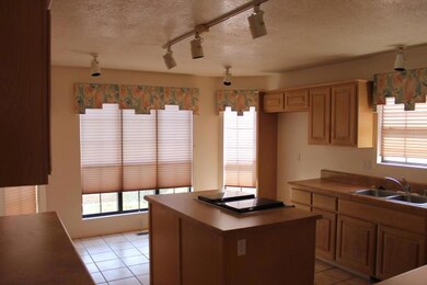 6713 Kelly Ann Rd NE, Albuquerque, NM 87109 - photo 3
