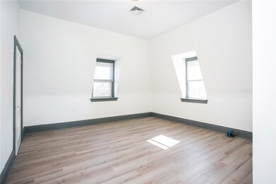 304 Broadway unit 4, Newport, RI 02840 - photo 4