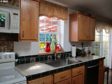 1111 SE 3rd Ave unit 61, Canby, OR 97013 - photo 6