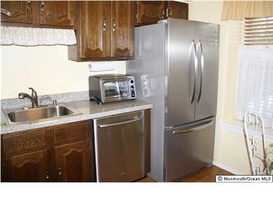 11 Amherst Ct, Matawan, NJ 07747 - photo 3