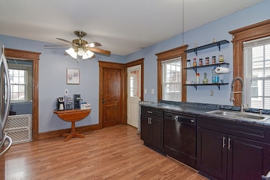 134 Farnsworth St, Chicopee, MA 01013 - photo 4