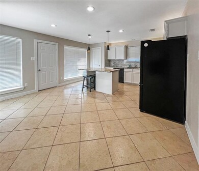 7831 Battlecreek Dr, Houston, TX 77040 - photo 3