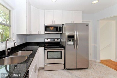 6013 Mustang Dr, Riverdale, MD 20737 - photo 4