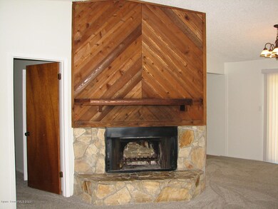 5530 Curtis Stone Fireplace