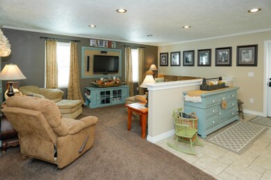 1509 Sandra Dr-105