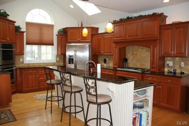 272 Sylvia Ln, Allentown, PA 18104 - photo 3