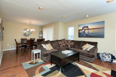 51 S Pointe Cir, Tinton Falls, NJ 07753 - photo 2