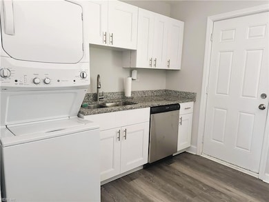 2252 Reuben St unit A, Virginia Beach, VA 23454 - photo 6