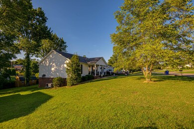 200 S Wood Ln, Shelbyville, TN 37160 - photo 3