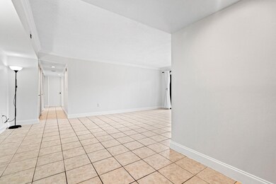 The Tennis Club II unit 200, Fort Lauderdale, FL 33311 - photo 4