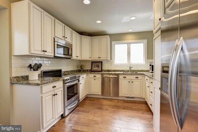 8109 Tamar Dr, Columbia, MD 21045 - photo 7