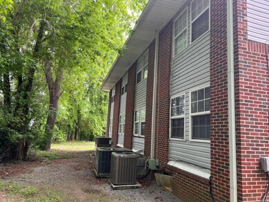 106 S Thompson St, Shelbyville, TN 37160 - photo 4