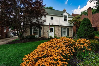 Beautifully landscaped yard!
