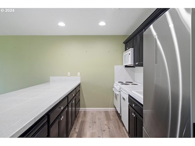 100 Kerr Pkwy unit 54, Lake Oswego, OR 97035 - photo 6