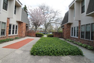 Courtyard style layout
