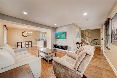 1112 Tyler Dr, Schaumburg, IL 60193 - photo 3