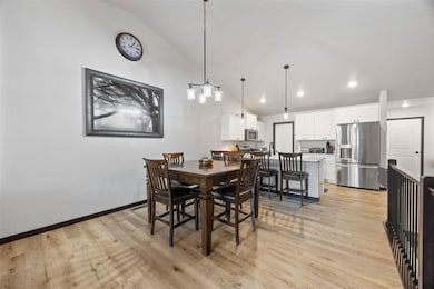 819 Prairie View Dr, West Branch, IA 52358 - photo 5