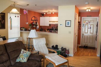 382 Hildred Dr unit 382, Burlington, VT 05401 - photo 3