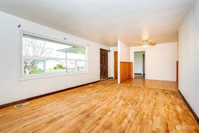 738 SW 19th St, Chehalis, WA 98532 - photo 6