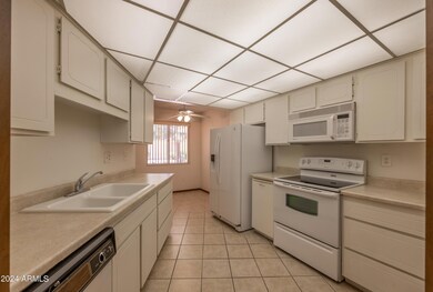 13825 N 111th Ave, Sun City, AZ 85351 - photo 4