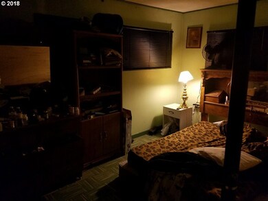 Bedroom, Primary