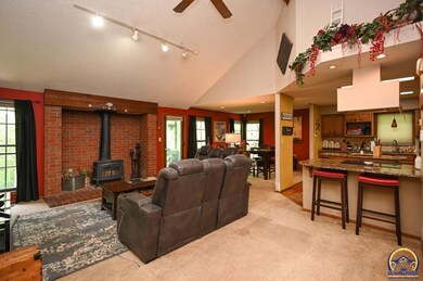 5135 SW 53rd St, Topeka, KS 66610 - photo 5