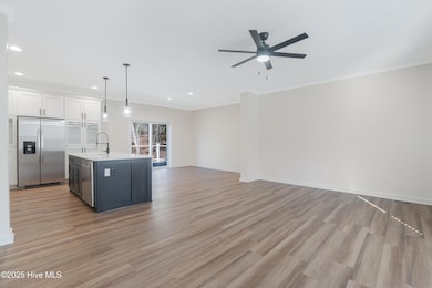 livingroom-kitchen view
