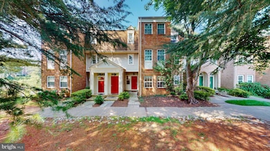 10406 Parthenon Ct, Bethesda, MD 20817 - photo 4