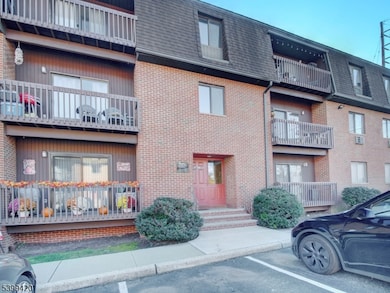 730 Mill St unit F15, Belleville, NJ 07109 - photo 2