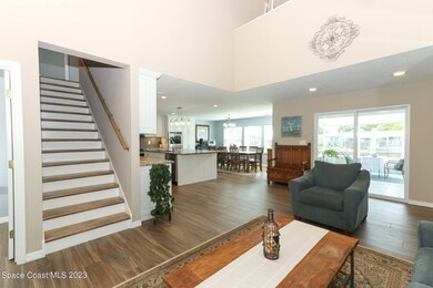 41023997-009-Living_Alt_View
