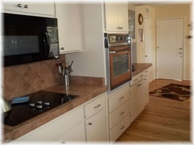 08 Kitchen