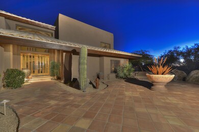004_Front Courtyard