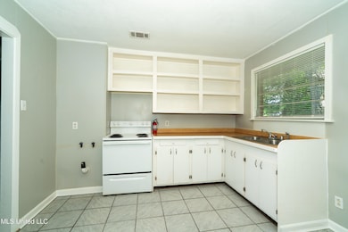 2 Aladdin Dr-00165