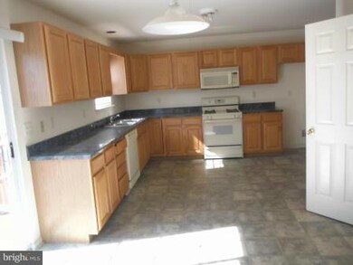 163 Chestnut Dr, Elkton, MD 21921 - photo 2